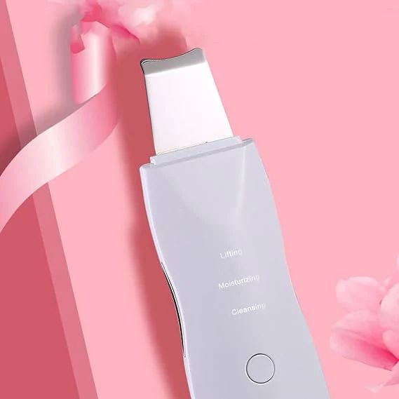 Compact portable skin scrubber