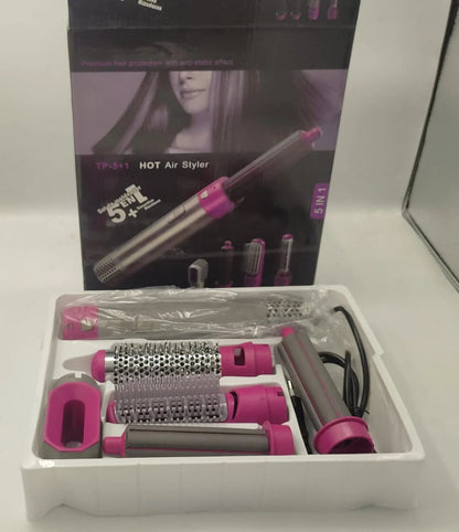 Drying and styling hair in one pass