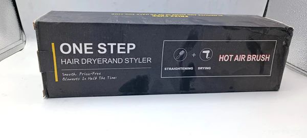 Drying and styling hair in a single pass