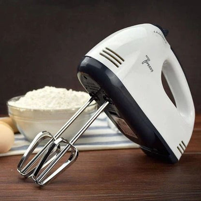 Electric hand mixer with beaters